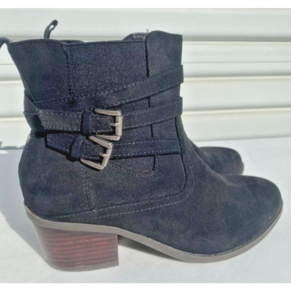 Torrid Women's Black Short Ankle Boots Comfort Double Buckle Heel Zip -Size 8 WW